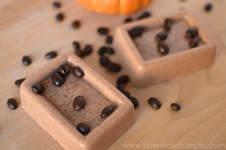 How to make Pumpkin Spice Latte Soap! This soap smells amazing and comes together in minutes! It is easy to make and is a great DIY gift for fall! | www.EssentiallyEclectic.com