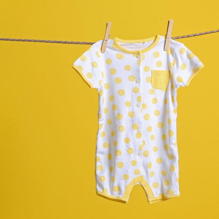 How To Clean Yellow Breastfed Baby Poop Off Clothes