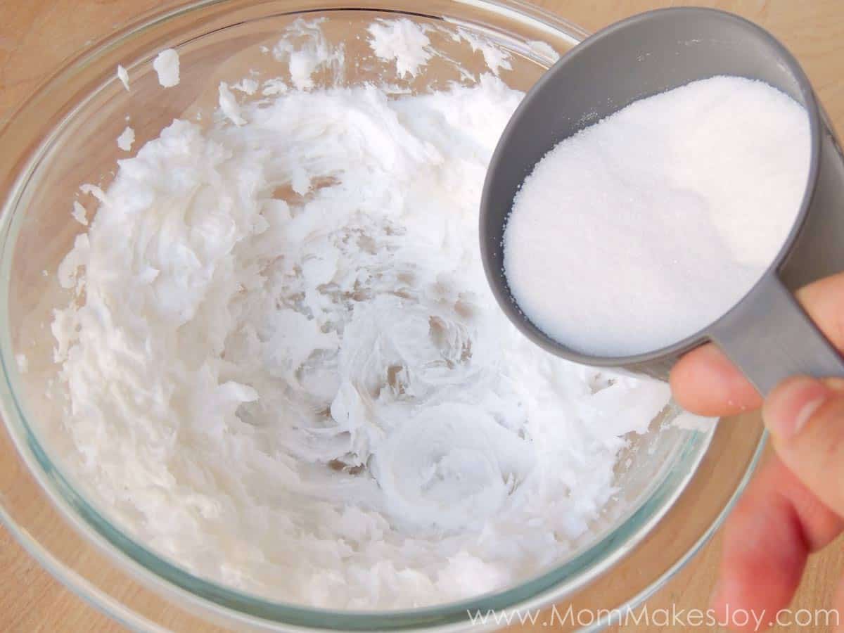 Adding sugar to whipped foaming bath butter