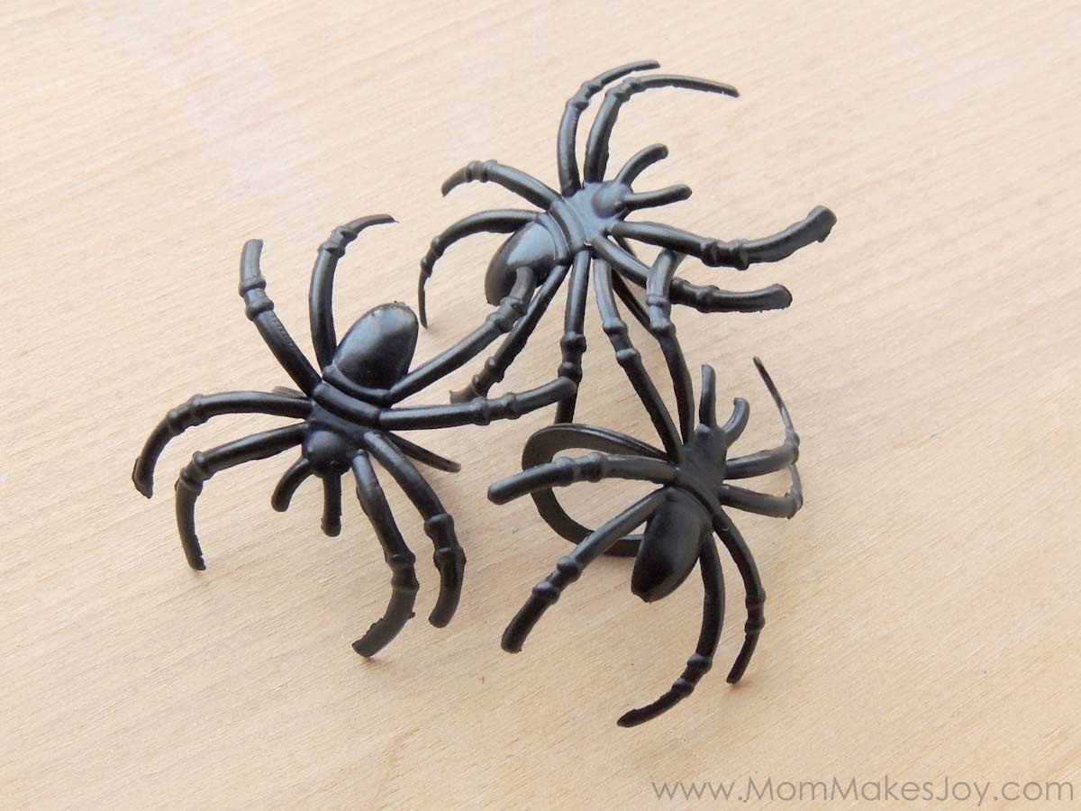 Spider rings to embed in soap